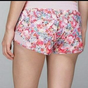 RARE LULULEMON hotty hot shorts